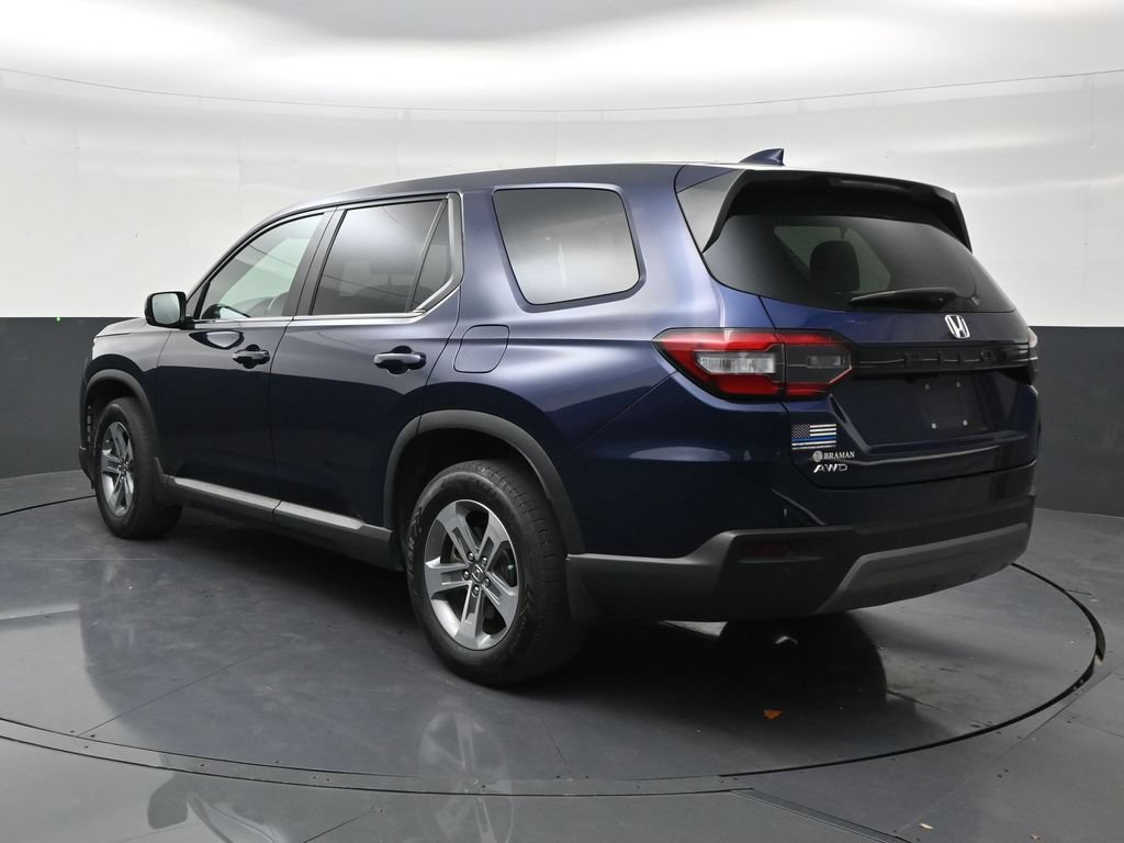 Used 2025 Honda Pilot EX-L image 3