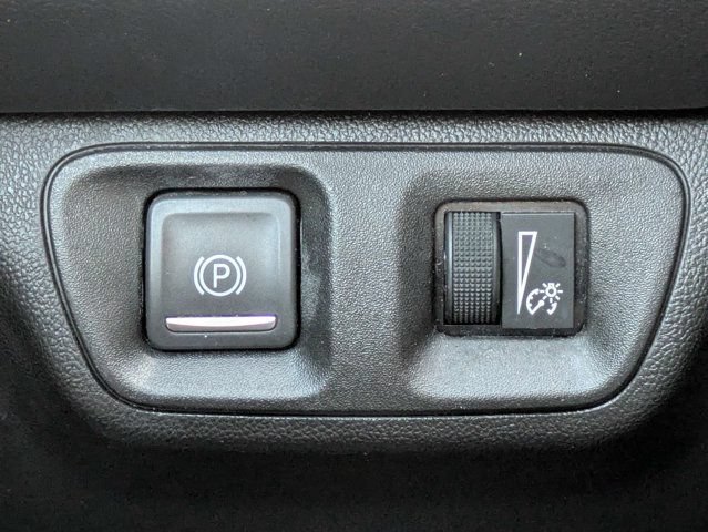 Used 2020 GMC Acadia SLE w/ Driver Convenience Package FWD image 25