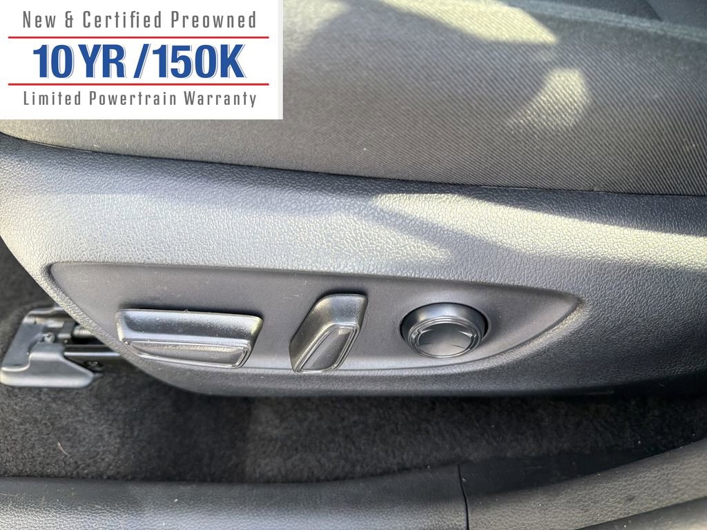 Used 2025 Toyota RAV4 XLE image 16