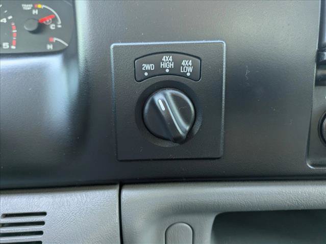 Used 2003 Ford F250 XLT AWD/4WD image 13