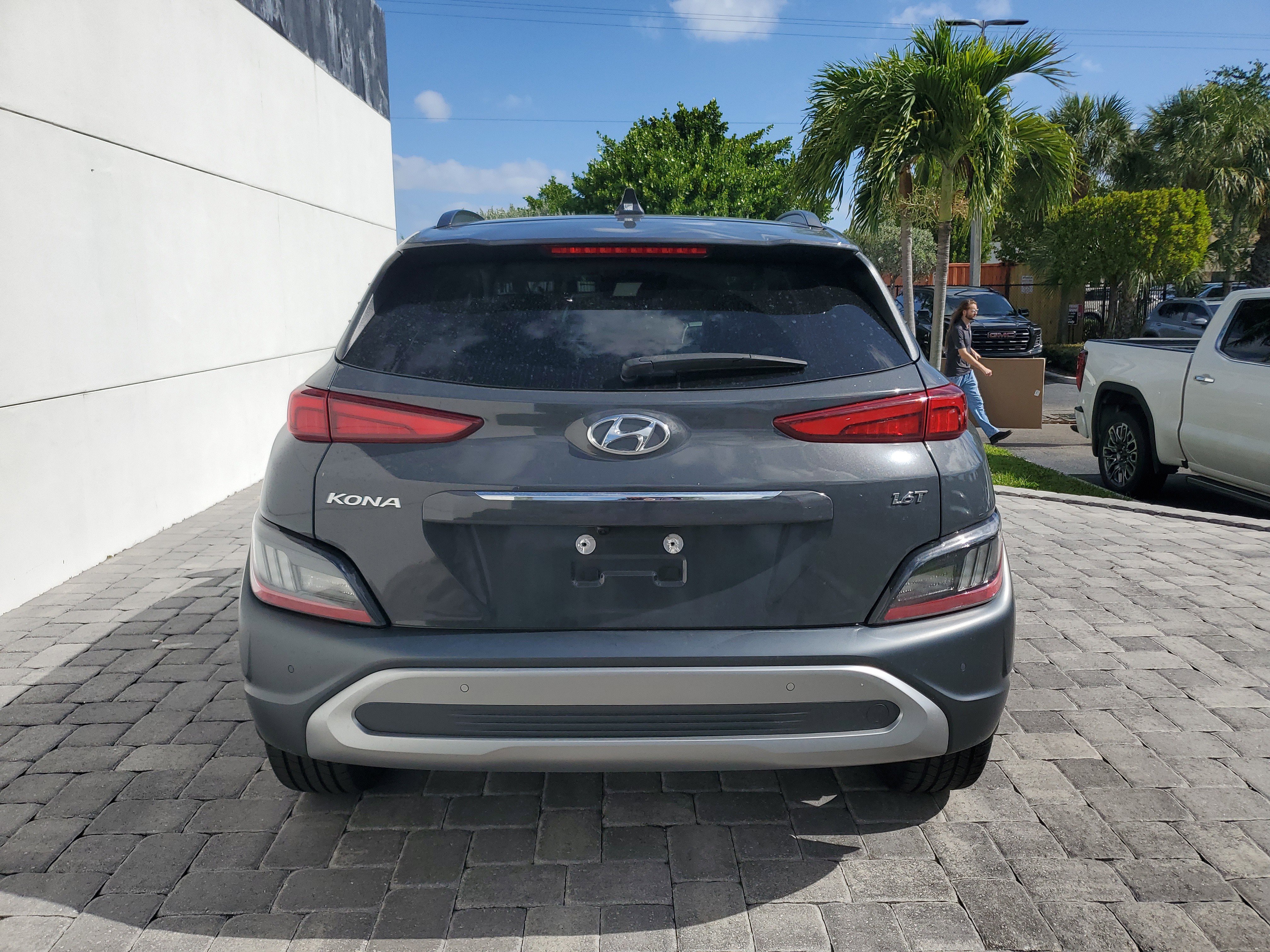 Used 2023 Hyundai Kona Limited image 5