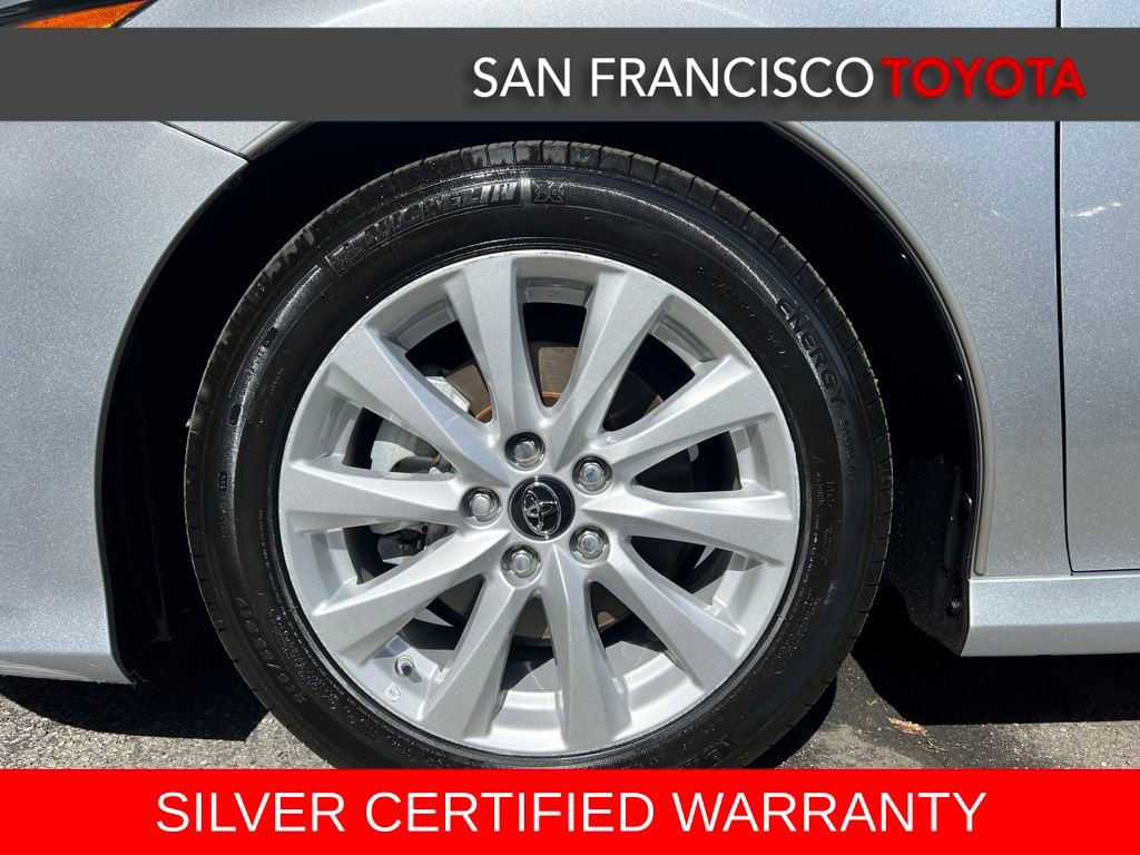 Certified 2018 Toyota Camry LE image 9