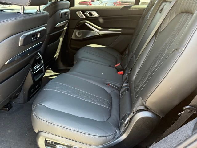 New 2026 BMW X7 M60i image 27
