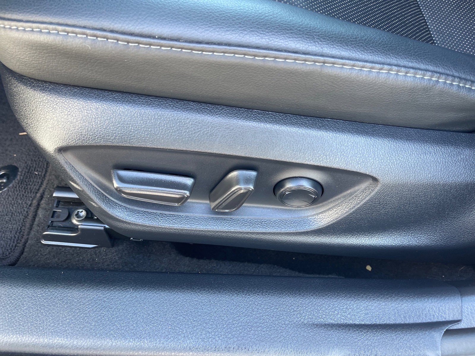 Used 2023 Toyota Camry XLE image 9