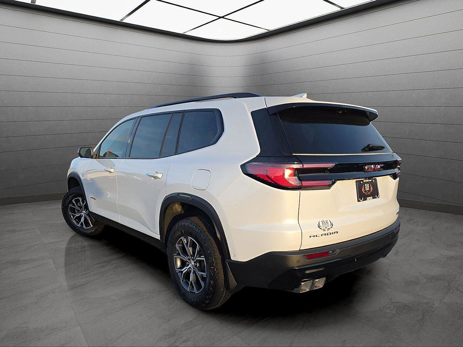 New 2026 GMC Acadia AT4 w/ Super Cruise Package image 3