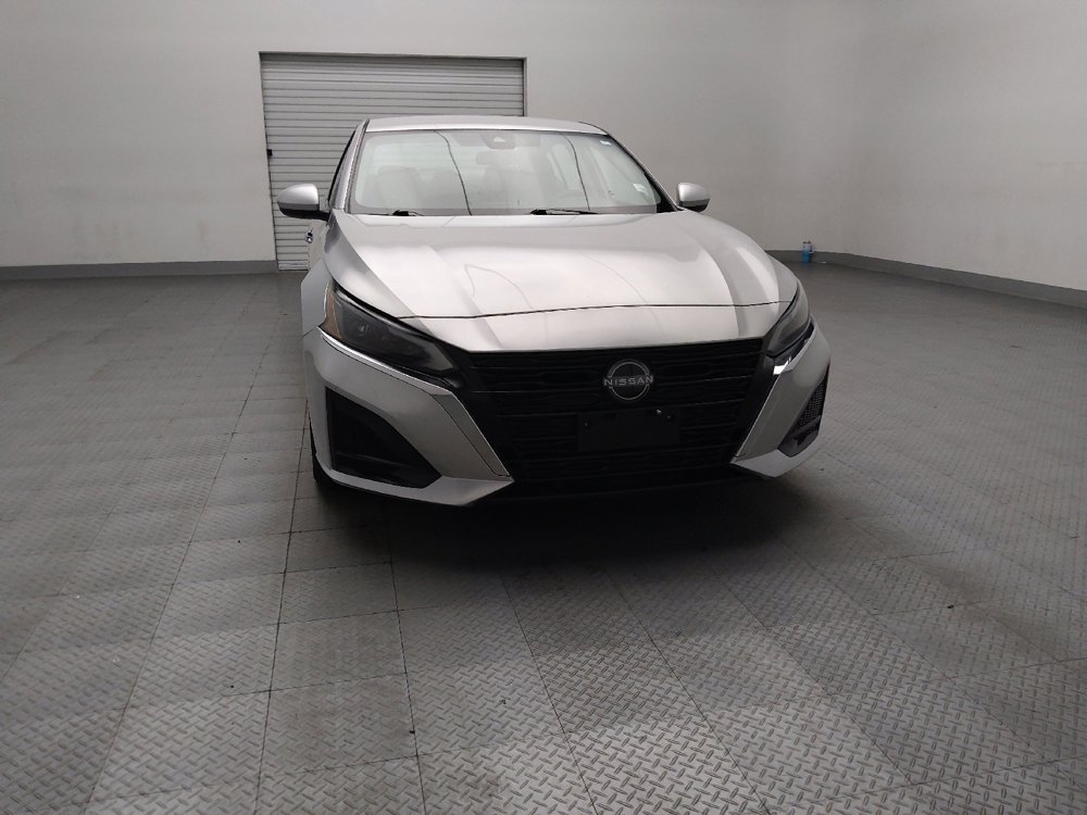 Used 2023 Nissan Altima 2.5 SV image 14
