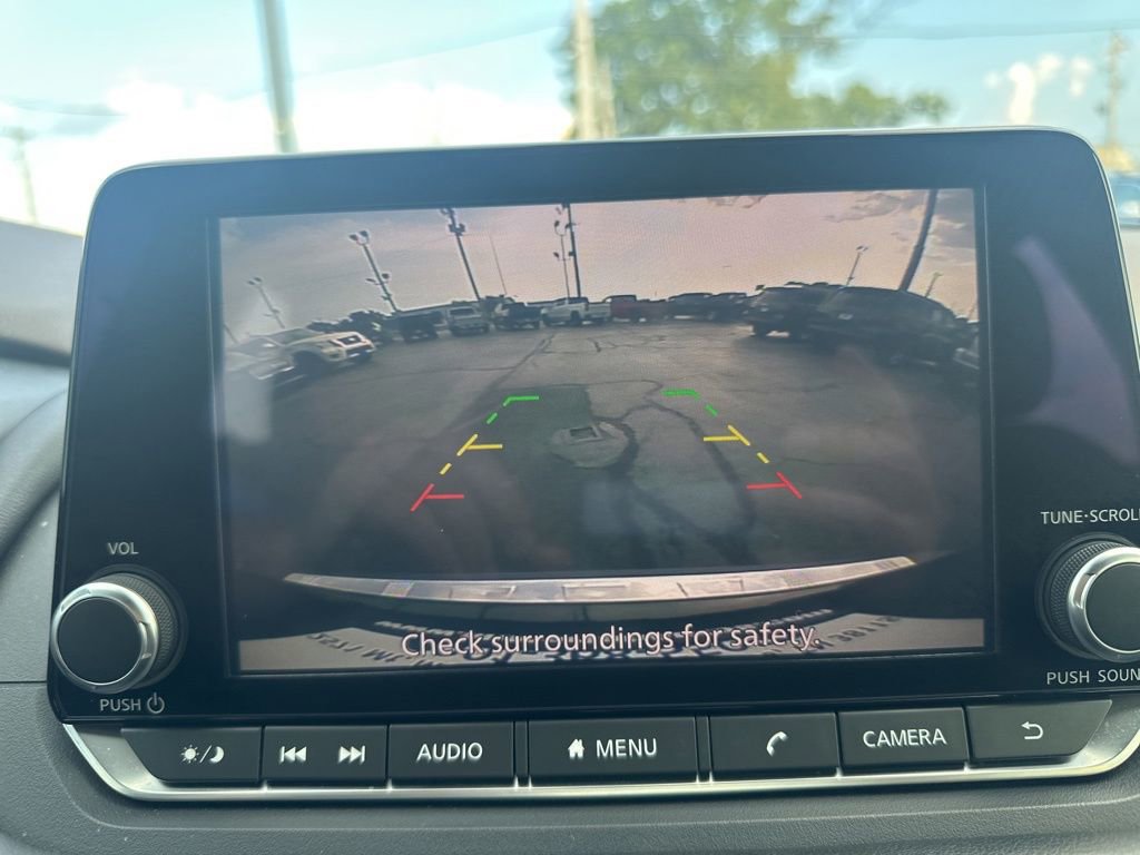 Used 2022 Nissan Rogue SV image 20