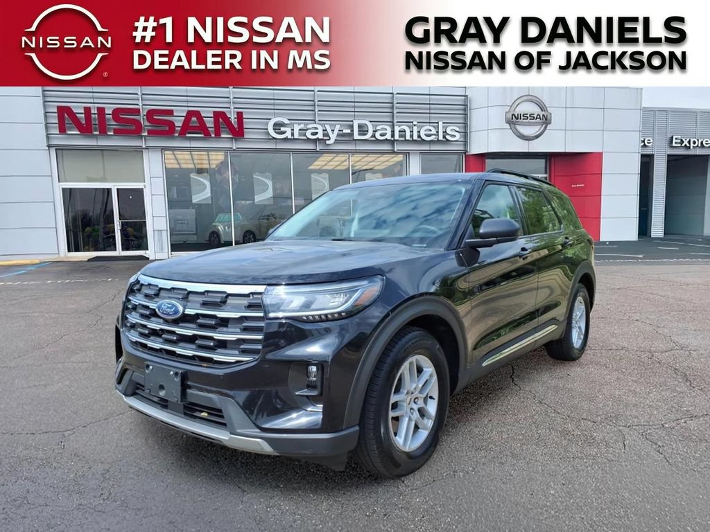 Used 2025 Ford Explorer Active w/ Active Comfort Package RWD image 3