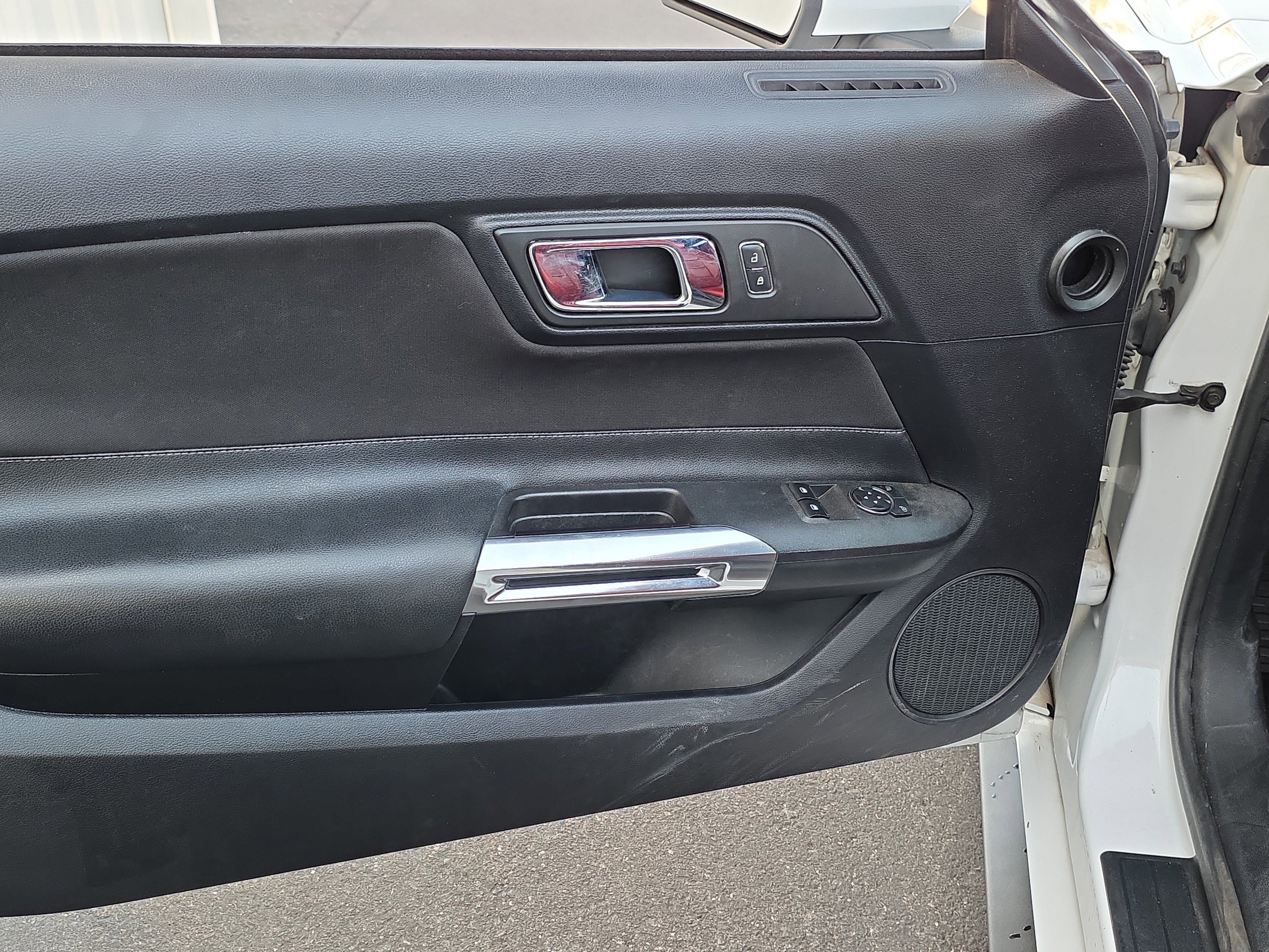 Used 2015 Ford Mustang GT image 10