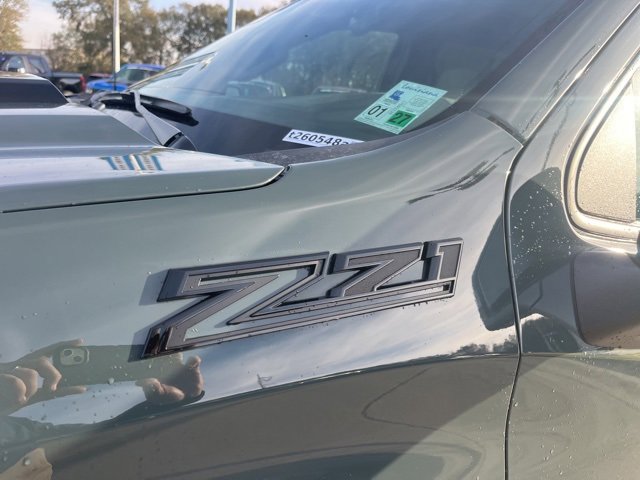 Used 2025 Chevrolet Silverado 1500 LT Trail Boss w/ Convenience Package II image 3