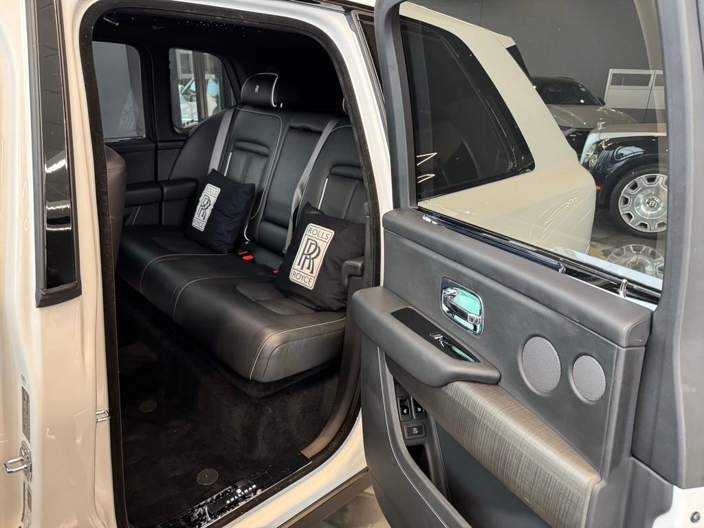 Used 2020 Rolls-Royce Cullinan AWD/4WD image 61