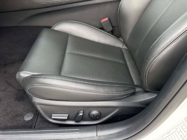 Used 2025 Genesis G70 2.5T RWD image 21
