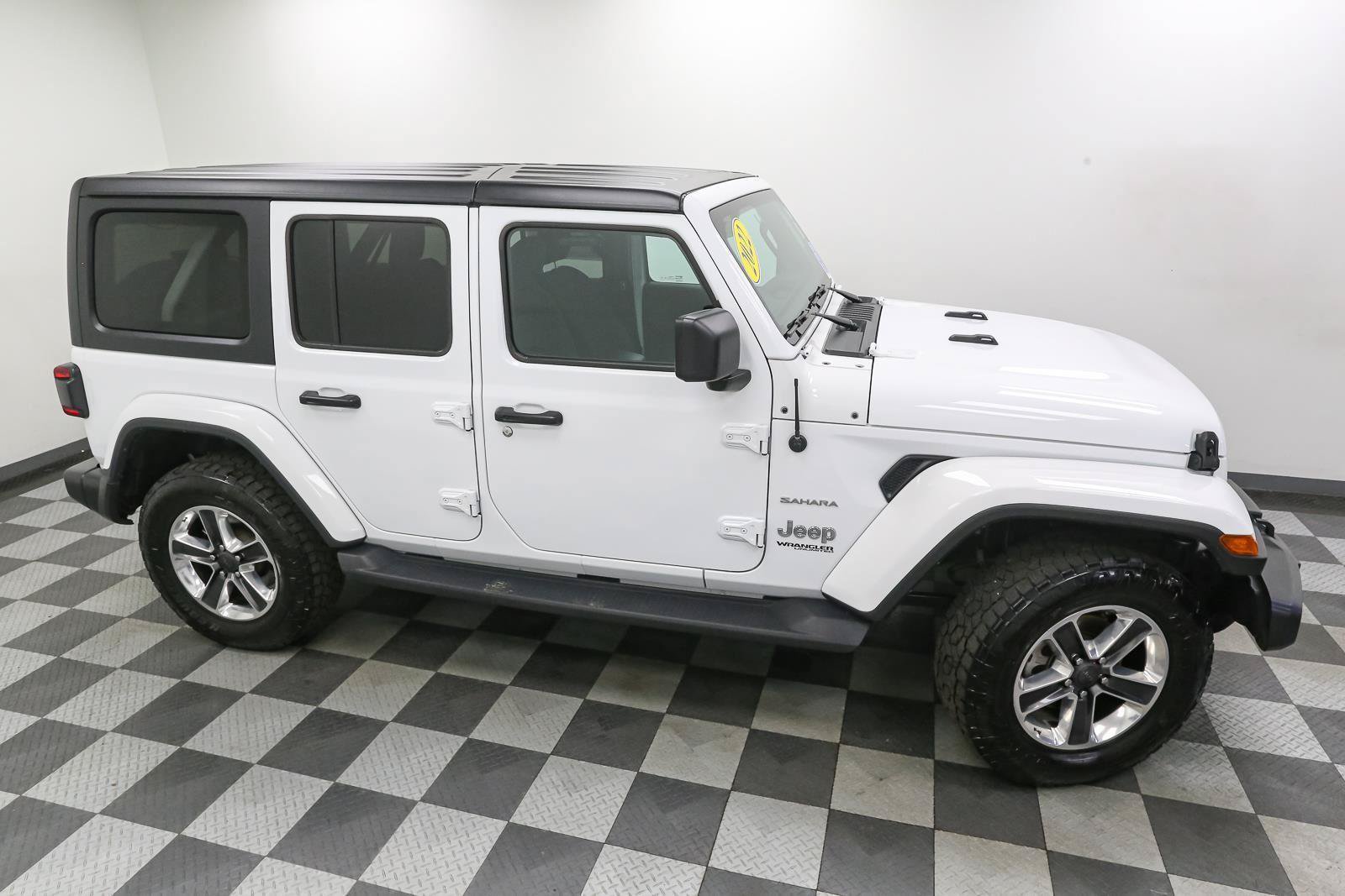 Used 2022 Jeep Wrangler Unlimited Sahara w/ LED Lighting Group AWD/4WD image 5