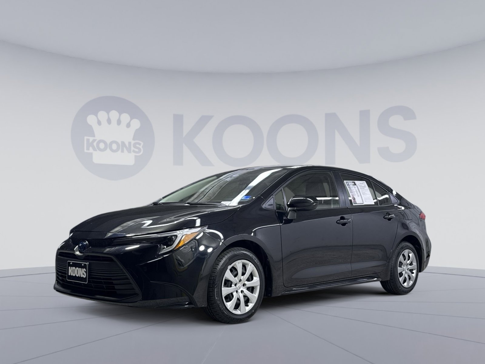 Used 2025 Toyota Corolla LE image 1