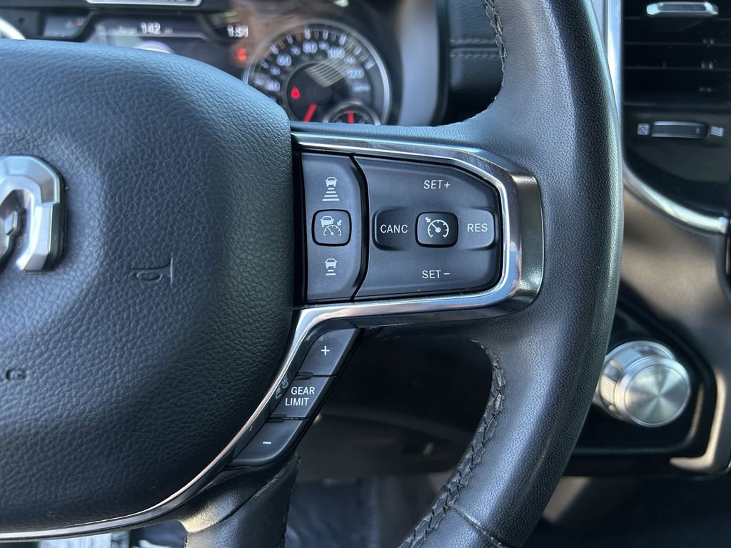 Used 2025 RAM 1500 Laramie AWD/4WD image 17