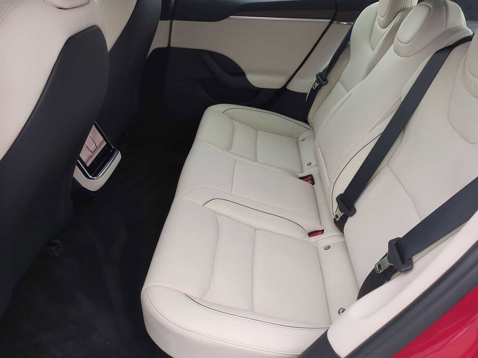 Used 2021 Tesla Model S Plaid image 18