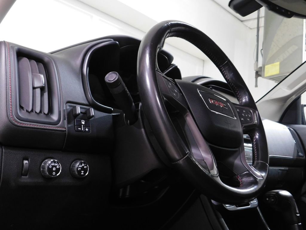 Used 2016 GMC Canyon SLE w/ All Terrain Package image 32