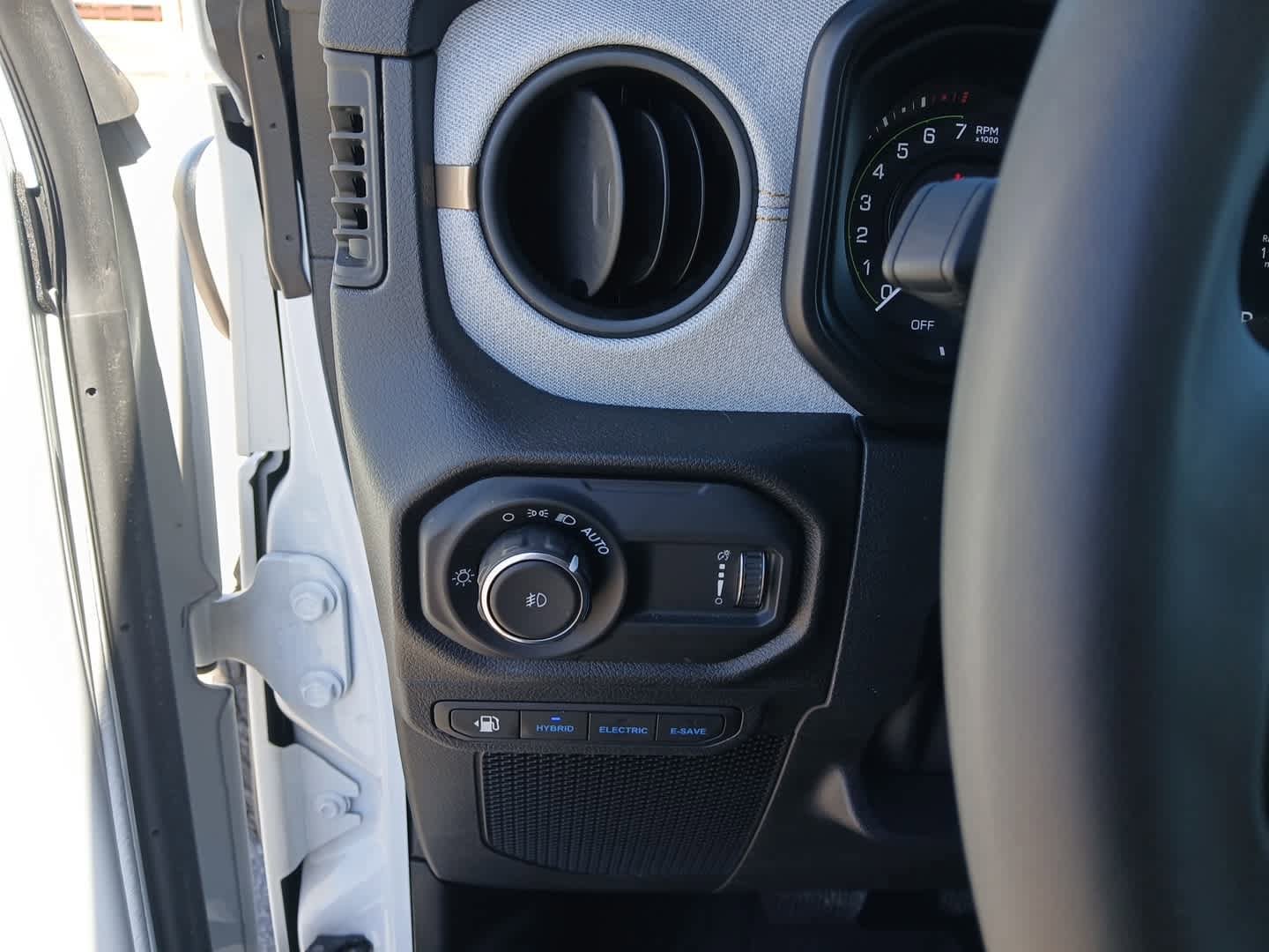 Used 2025 Jeep Wrangler Willys image 22