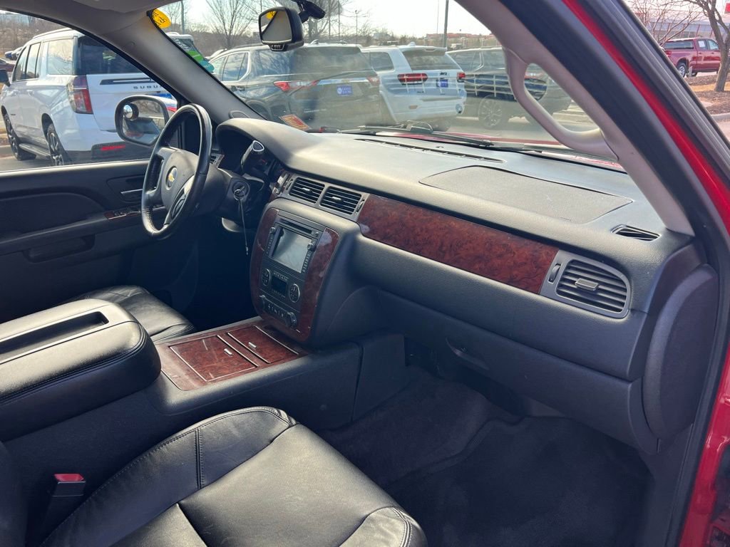 Used 2011 Chevrolet Avalanche LTZ image 26