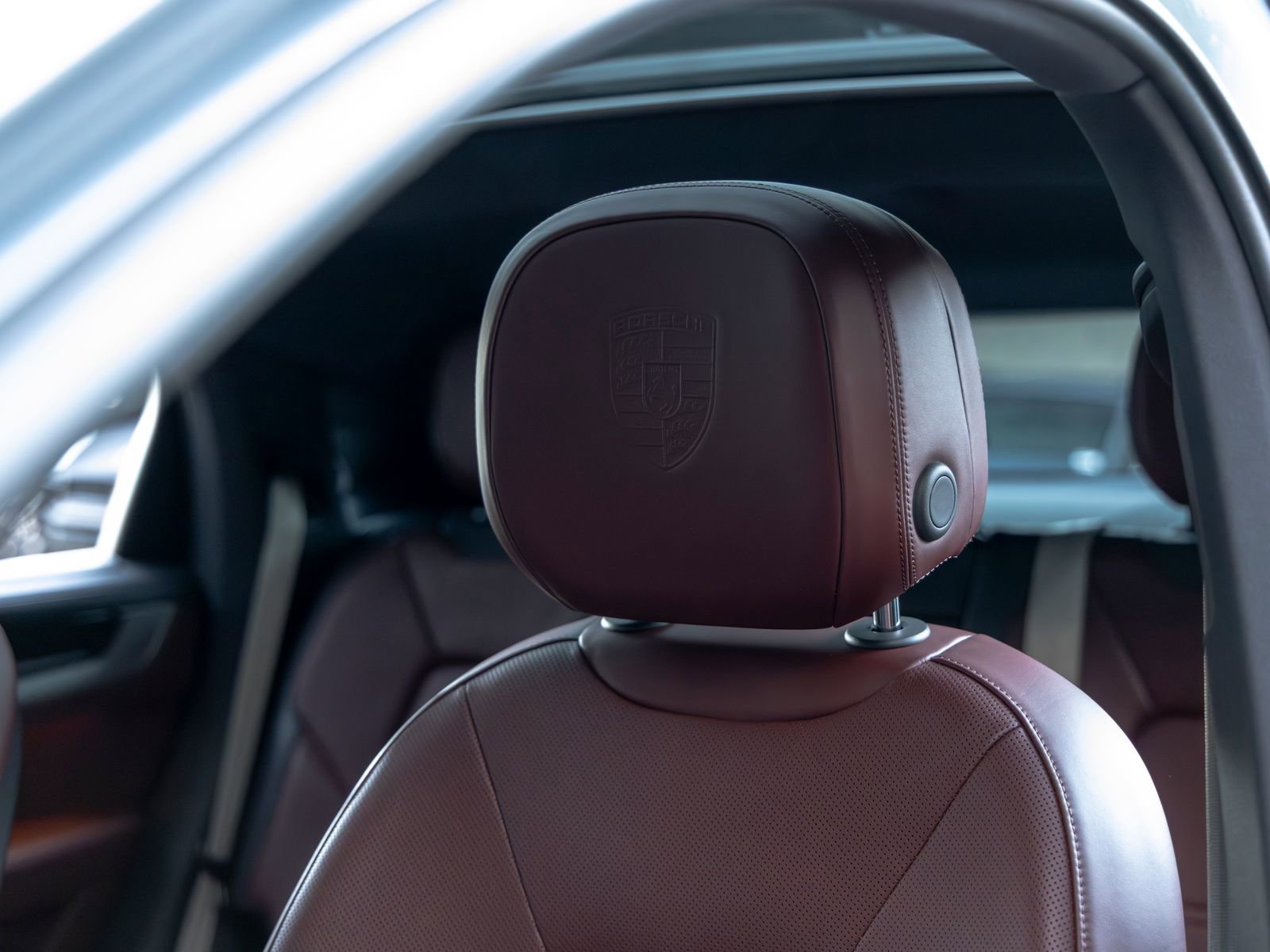 Used 2024 Porsche Cayenne S image 28