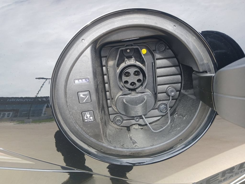 Used 2025 Hyundai Ioniq 6 SEL RWD image 15