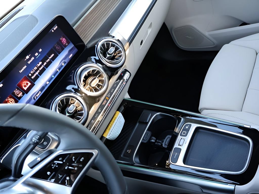 New 2026 Mercedes-Benz GLB 250 4MATIC image 21
