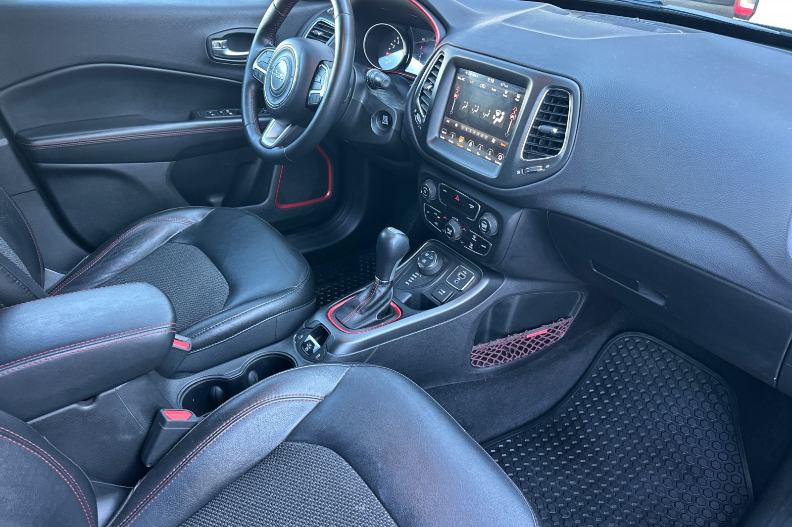 Used 2018 Jeep Compass Trailhawk w/ Navigation Group AWD/4WD image 15