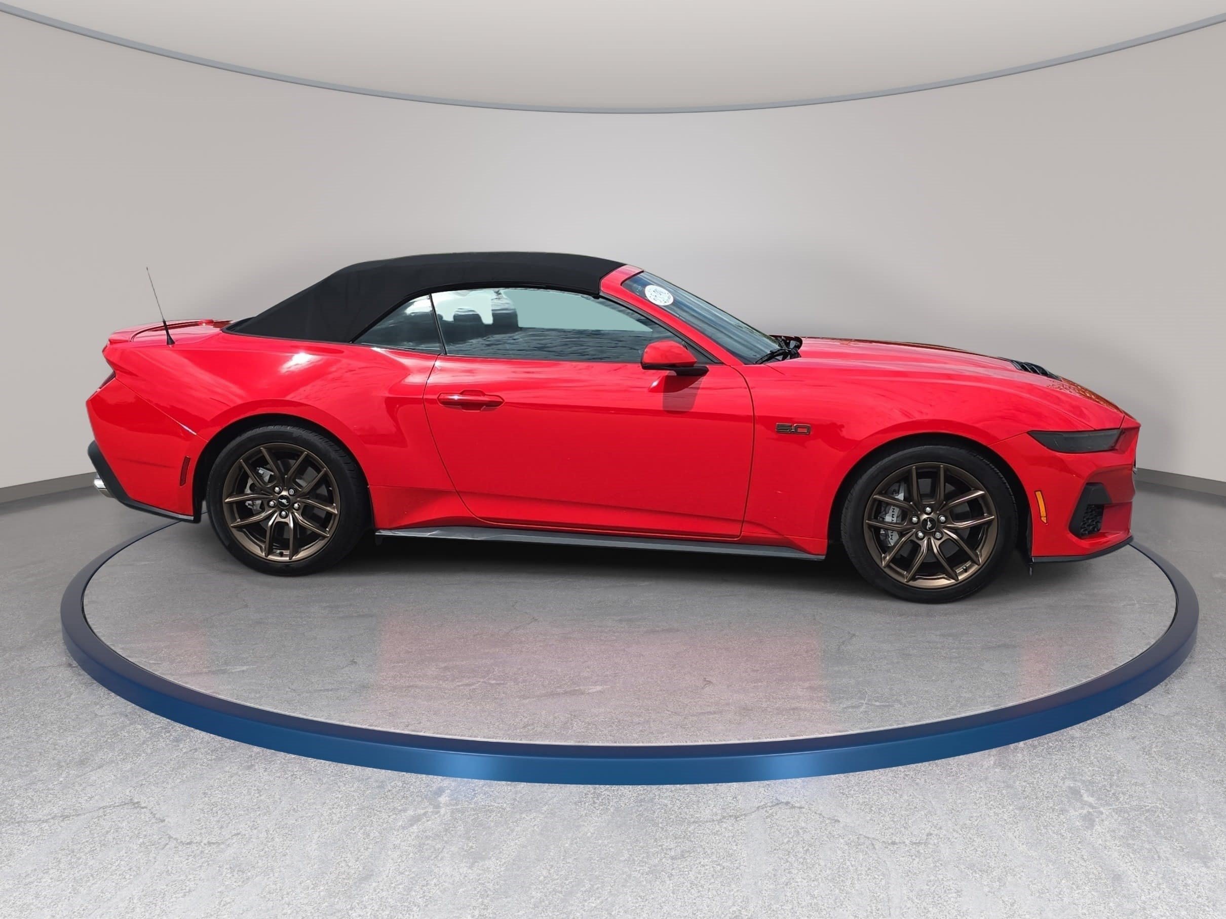 Used 2025 Ford Mustang GT Premium RWD image 4