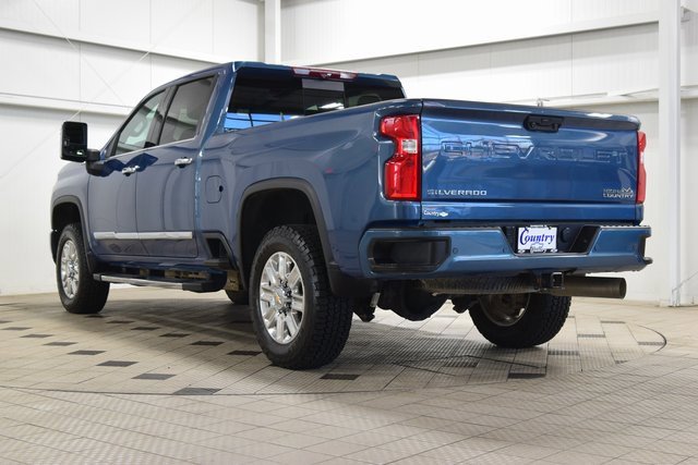 Used 2024 Chevrolet Silverado 3500 High Country w/ Technology Package image 6