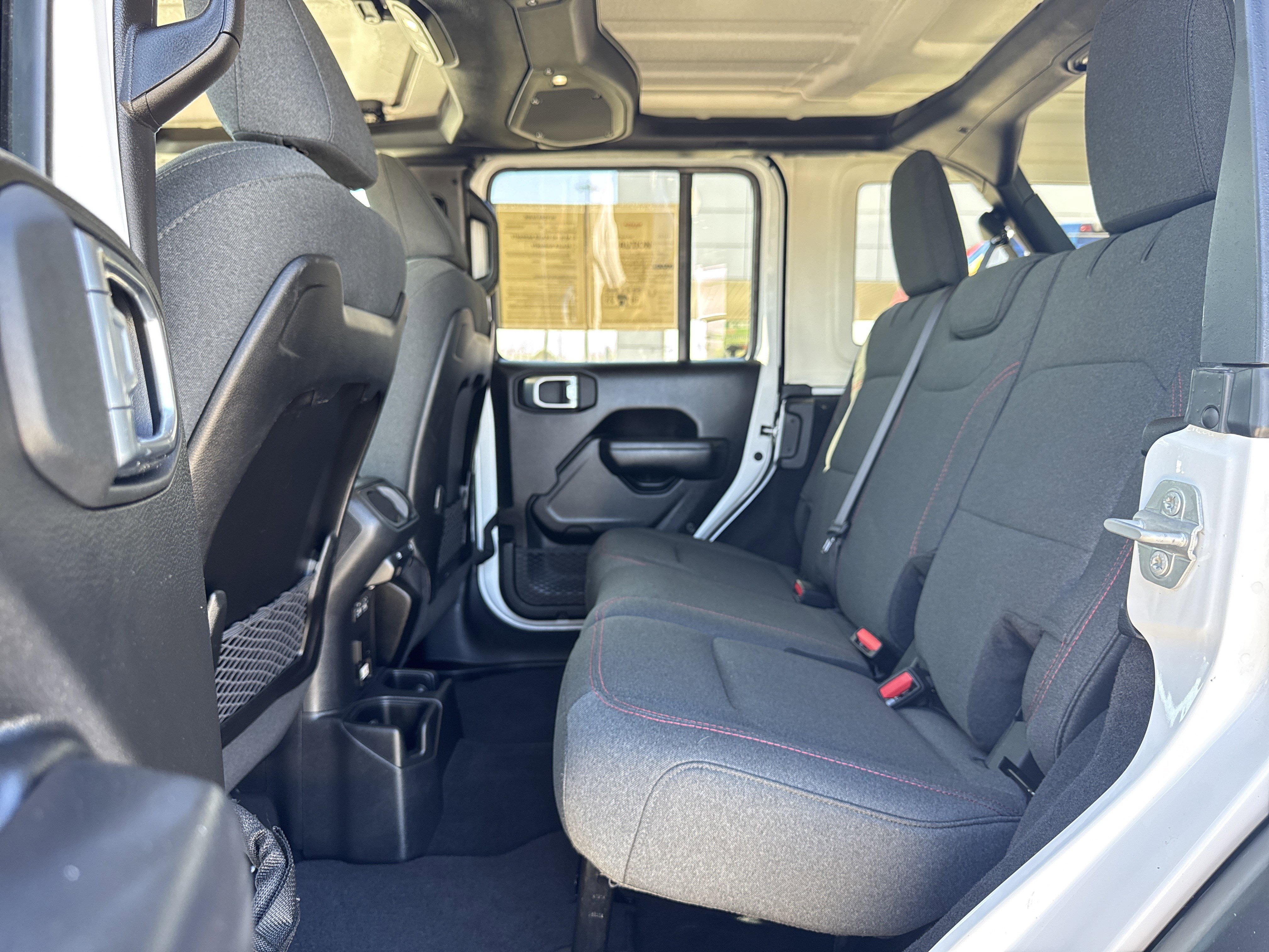 Used 2025 Jeep Wrangler Unlimited Rubicon image 29