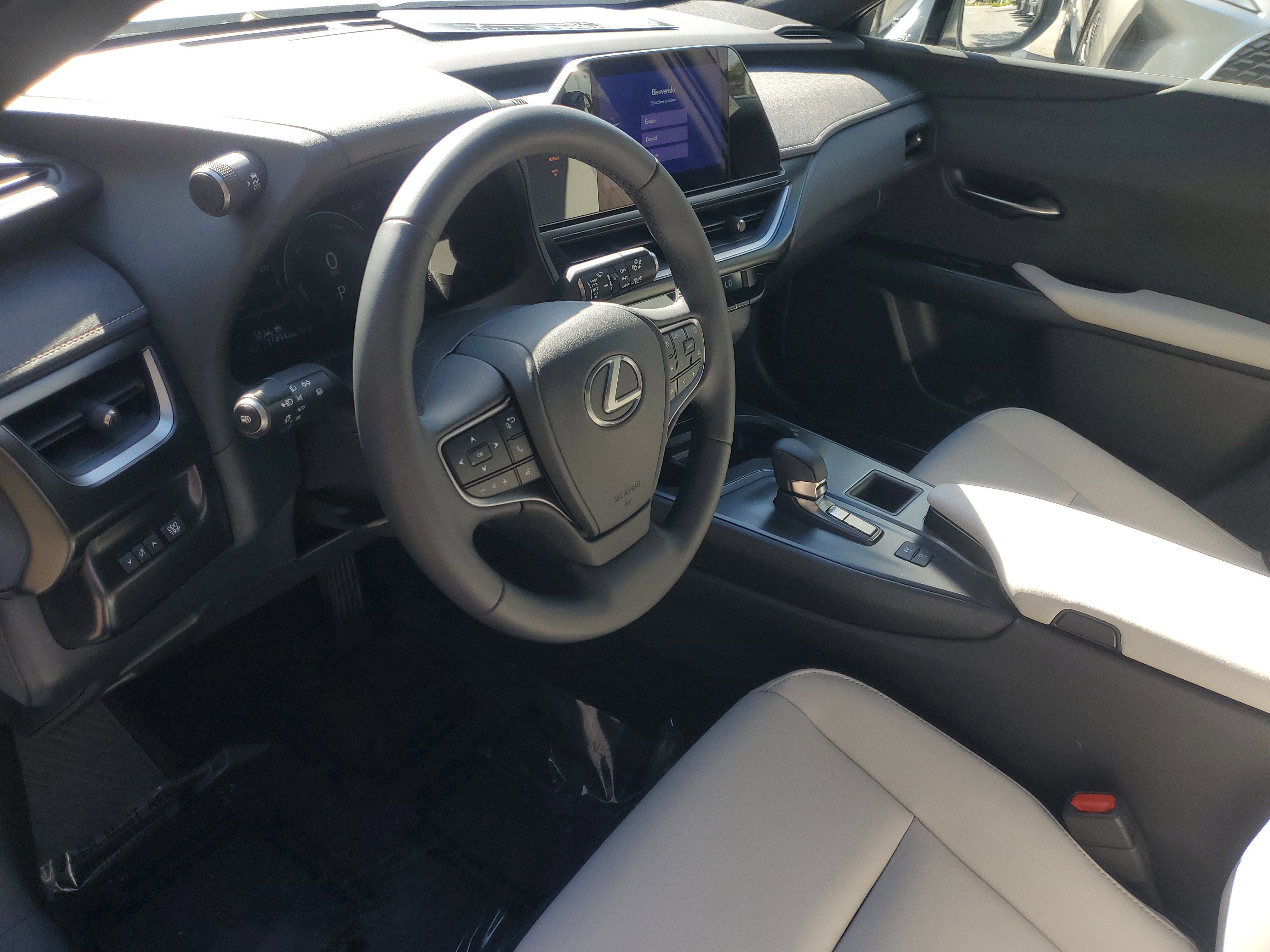 Used 2025 Lexus UX 300h FWD w/ Accessory Package (Z2) image 15