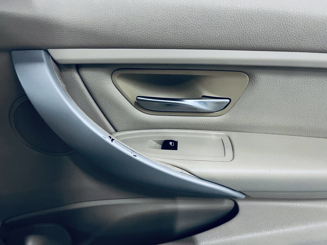 Used 2015 BMW 320i Sedan RWD image 32