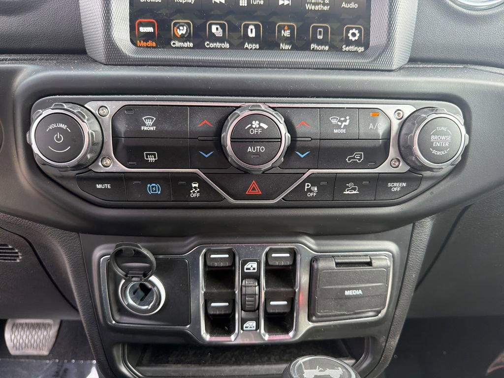 Used 2023 Jeep Wrangler Unlimited Sahara w/ Safety Group AWD/4WD image 27
