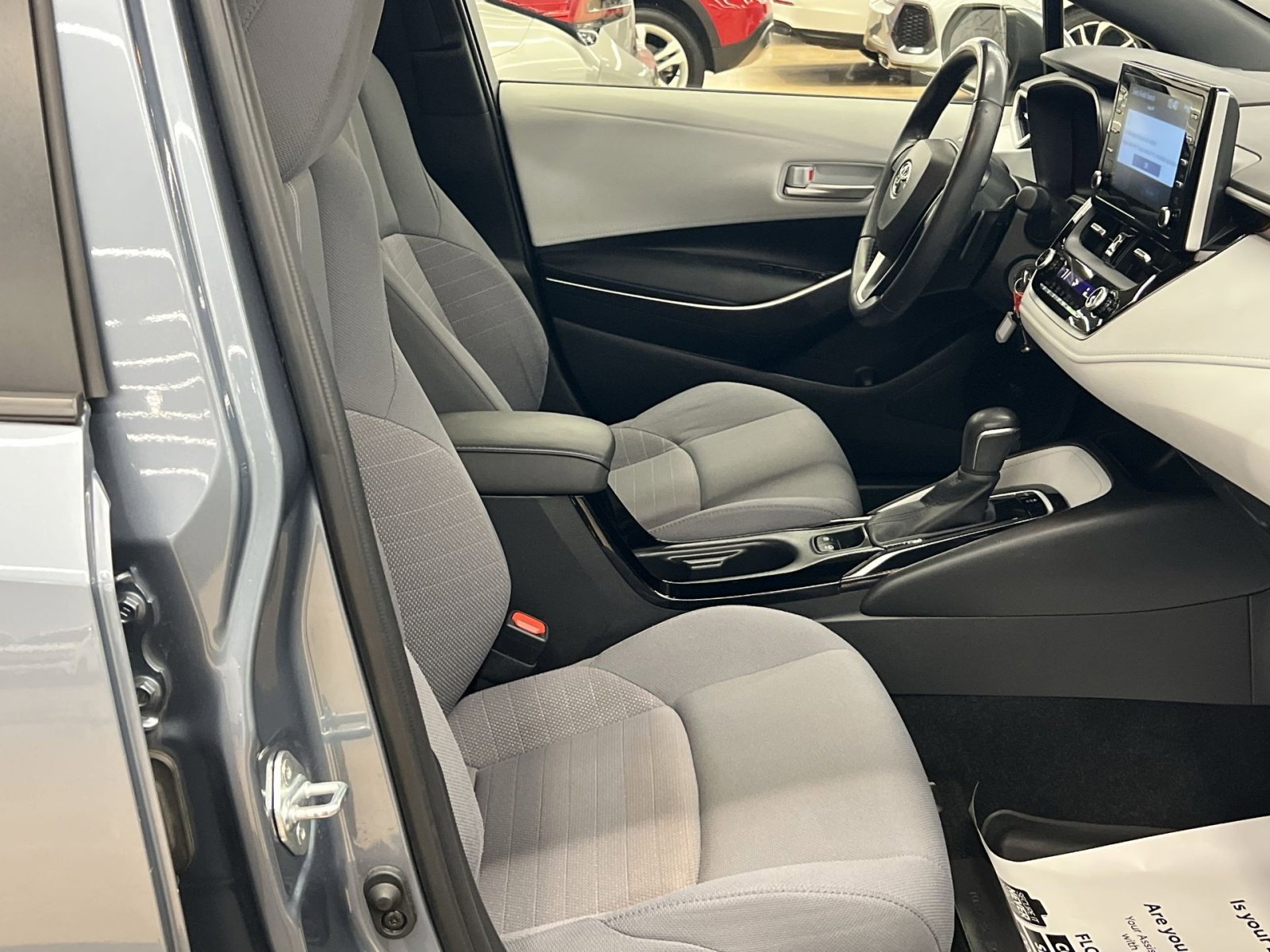 Used 2020 Toyota Corolla SE image 28