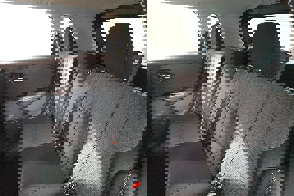 Used 2023 Nissan Rogue SV image 24