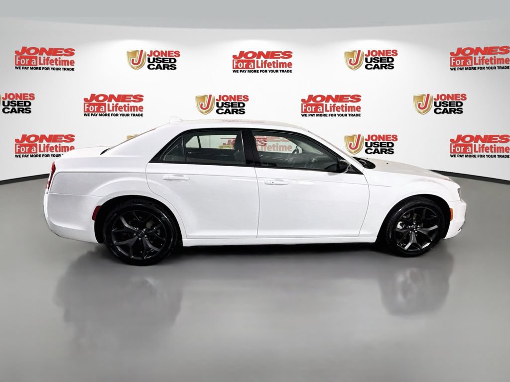 Used 2023 Chrysler 300 Touring w/ Sport Appearance Package RWD image 16