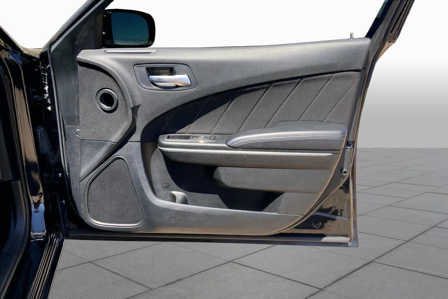 Used 2022 Dodge Charger SXT RWD image 23
