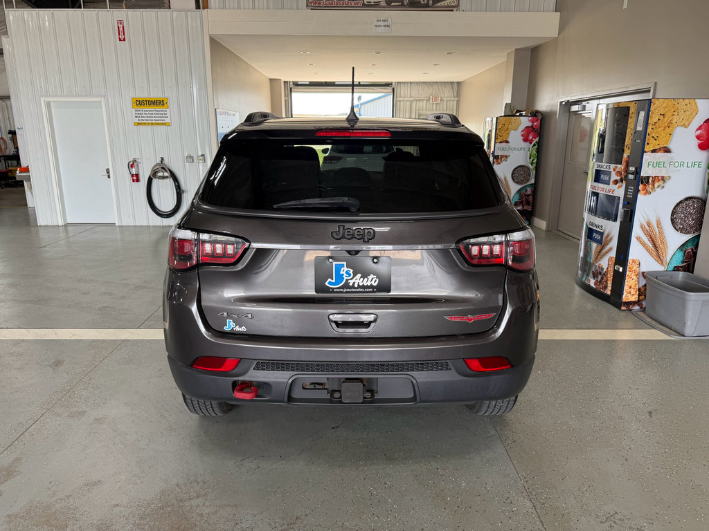 Used 2017 Jeep Compass Trailhawk w/ Leather Interior Group AWD/4WD image 6