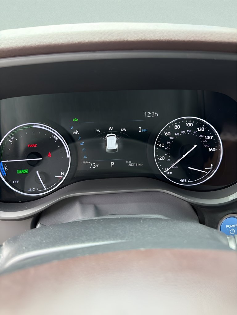 Used 2024 Toyota Sienna Platinum FWD image 4