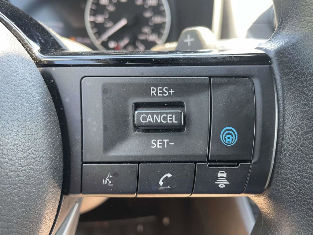 Used 2022 Nissan Rogue SV FWD image 26