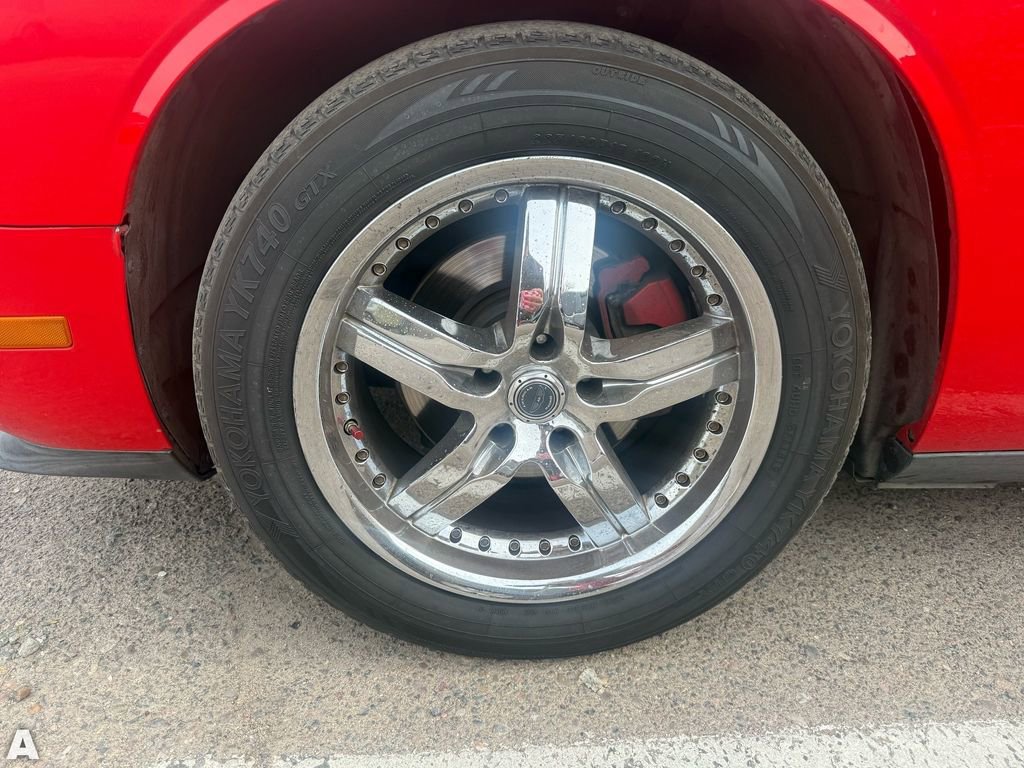Used 2009 Dodge Challenger SE image 6