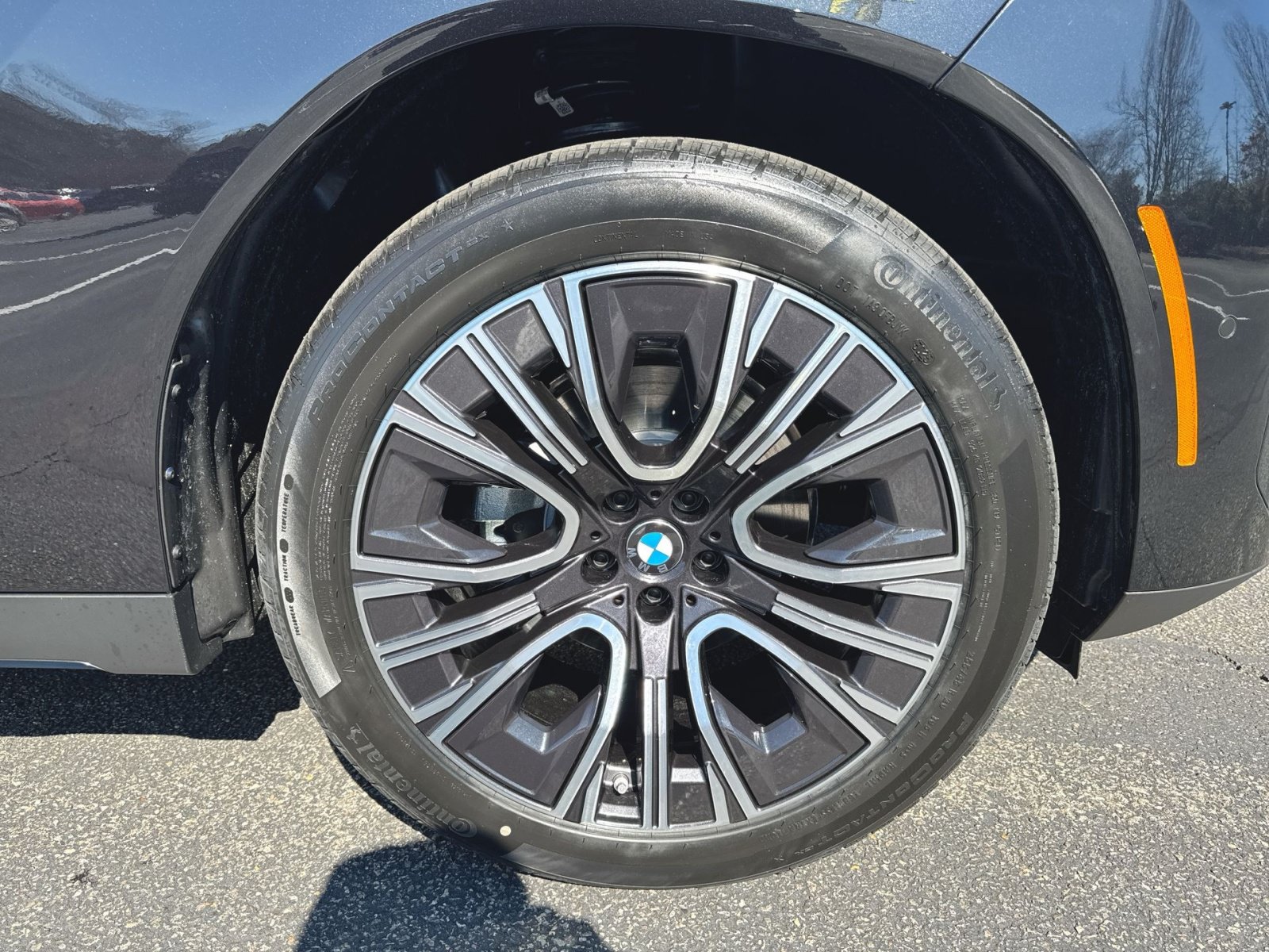 New 2026 BMW X3 xDrive30i w/ Premium Package AWD/4WD image 2
