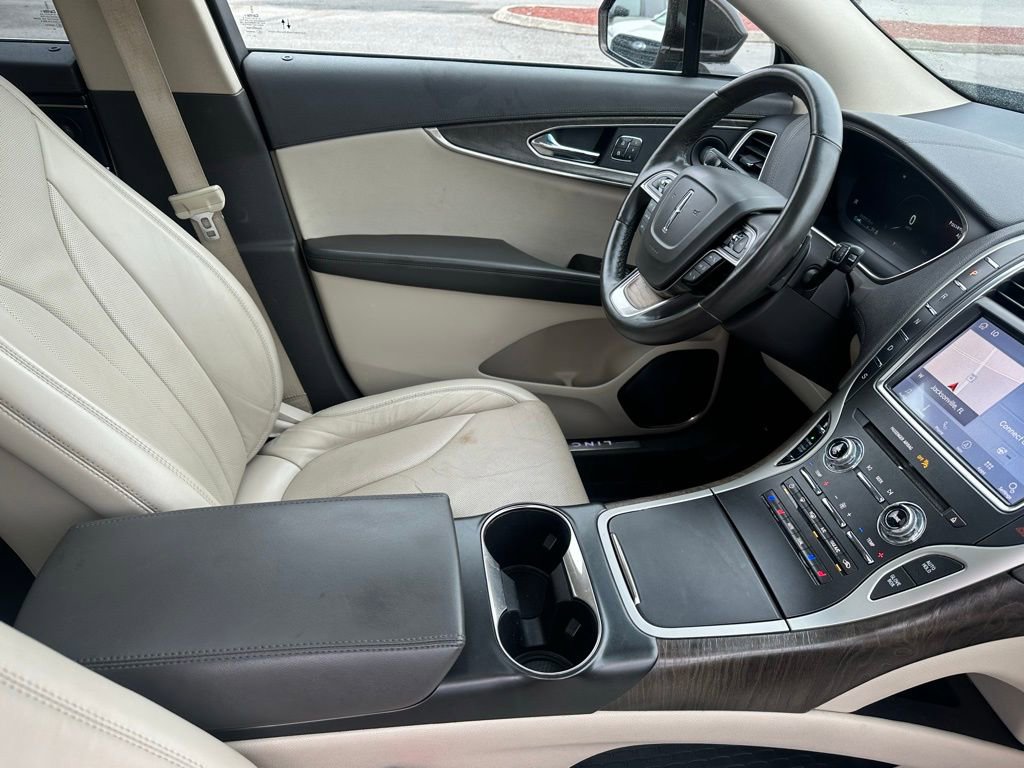 Used 2020 Lincoln Nautilus Reserve image 17