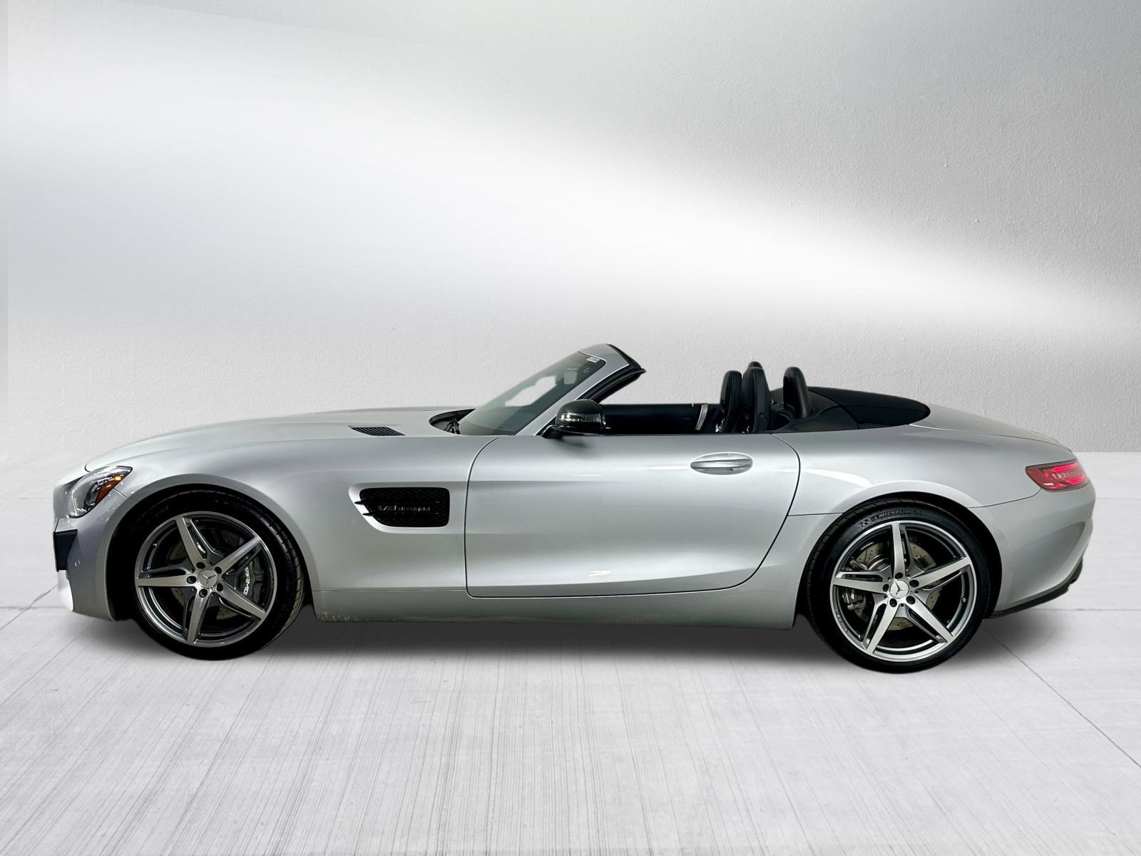 Used 2019 Mercedes-Benz AMG GT Roadster image 4