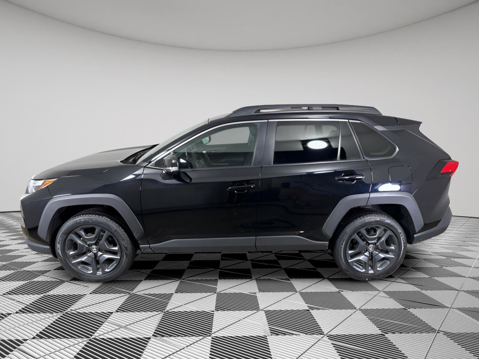 Used 2024 Toyota RAV4 Adventure image 11