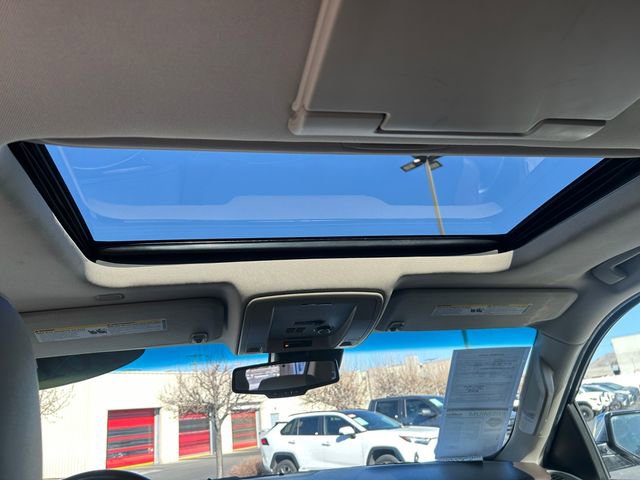 Used 2017 Chevrolet Suburban Premier image 23