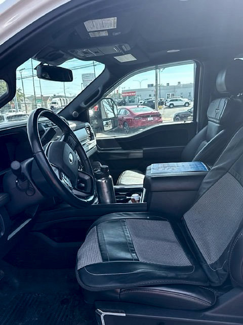 Certified 2024 Ford F250 Platinum w/ FX4 Off-Road Package AWD/4WD image 9