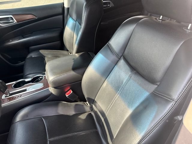 Used 2017 Nissan Pathfinder Platinum w/ Midnight Edition Package FWD image 22