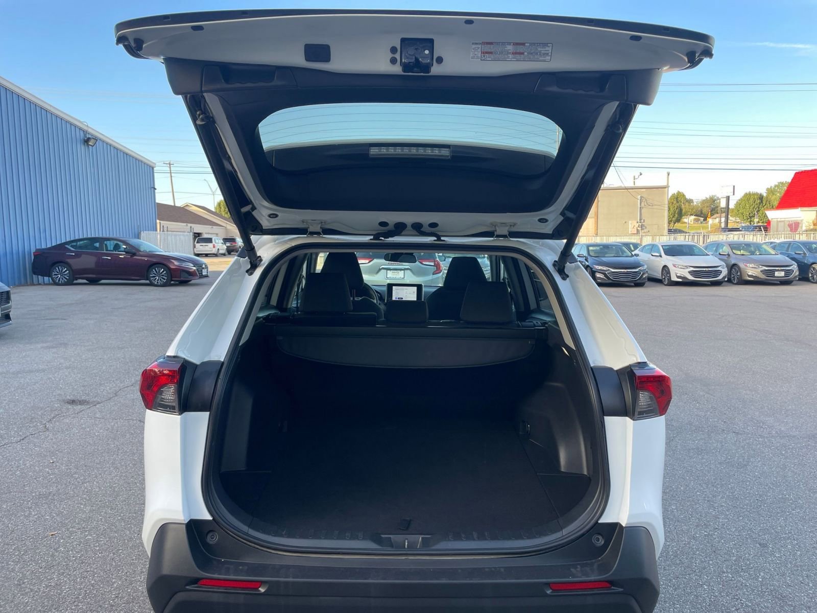 Used 2025 Toyota RAV4 XLE image 32