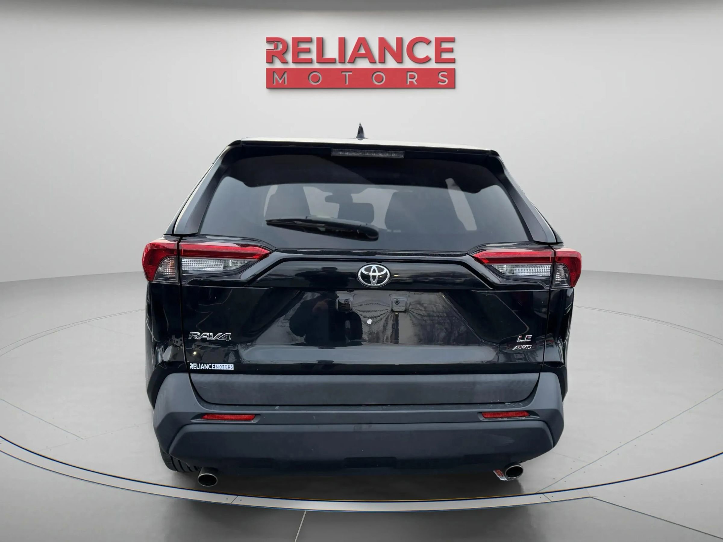 Used 2019 Toyota RAV4 LE image 5